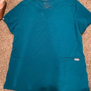 Figs Teal Casma 3 pocket top, size M